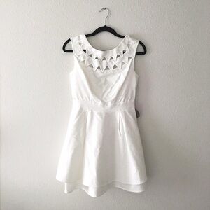 Forever 21 Contemporary White/Off-White Pouf Dress
